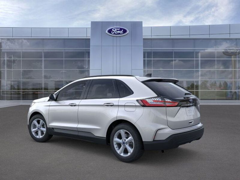 2024 Ford Edge SE photo 4