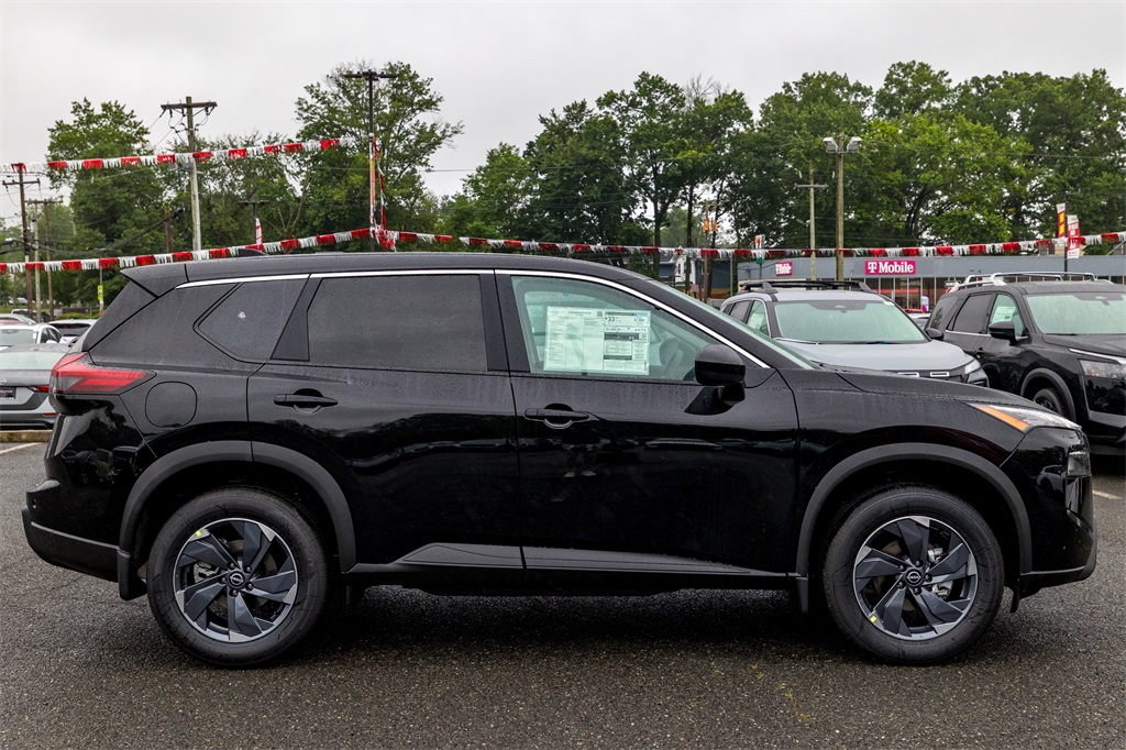 2025 Nissan Rogue SV photo 4