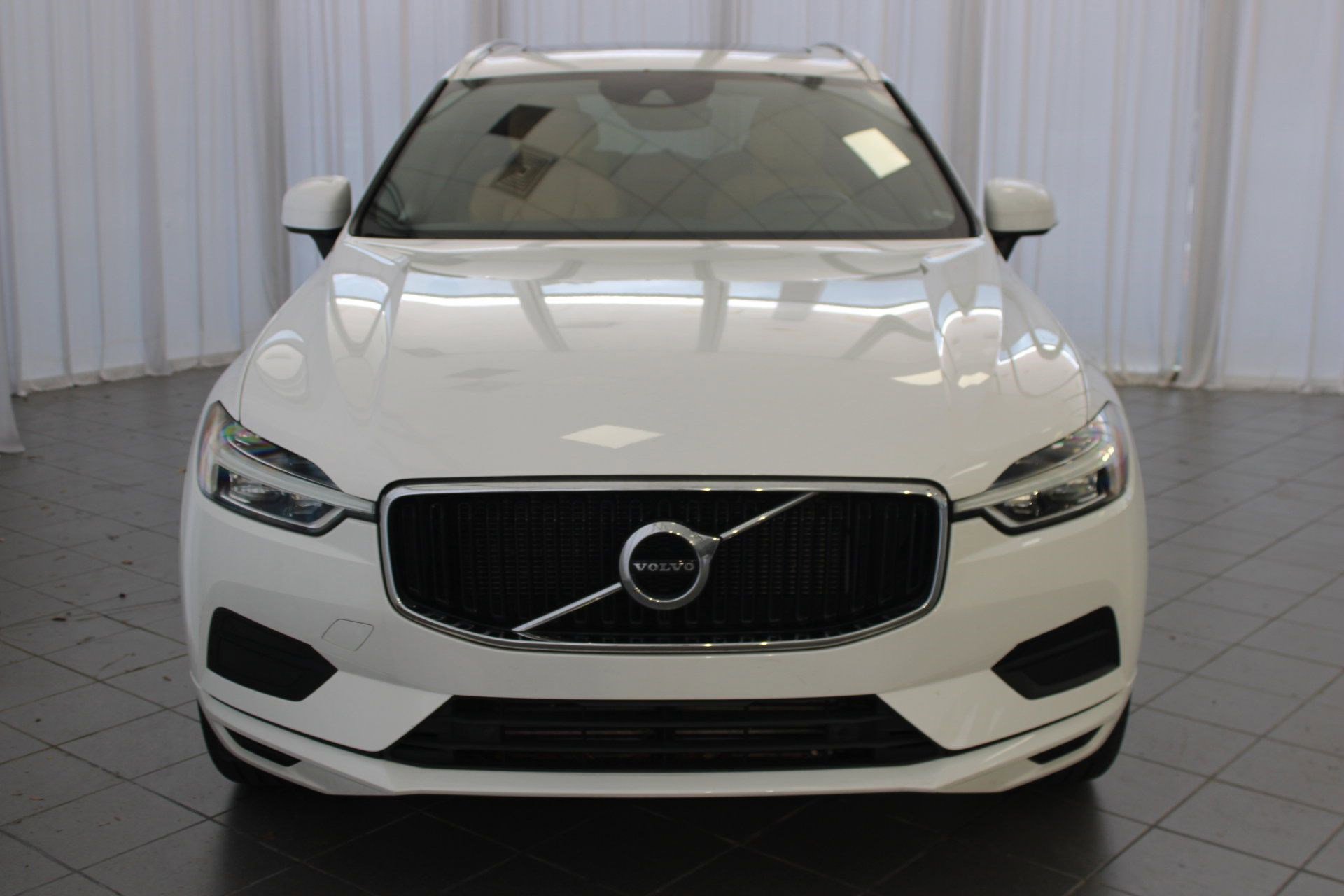 2020 Volvo XC60 T5 Momentum photo 5