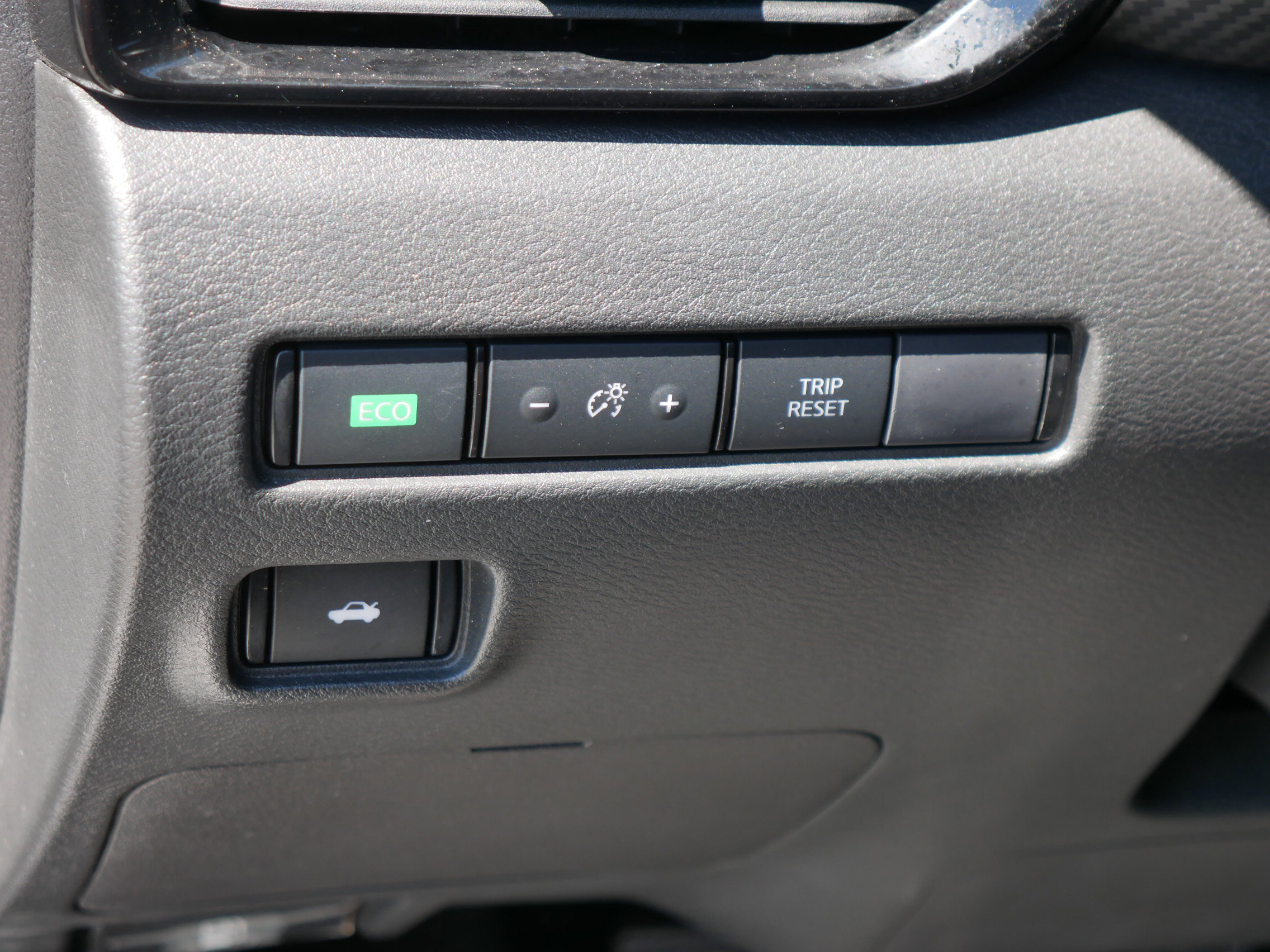 2023 Nissan Sentra SV photo 5