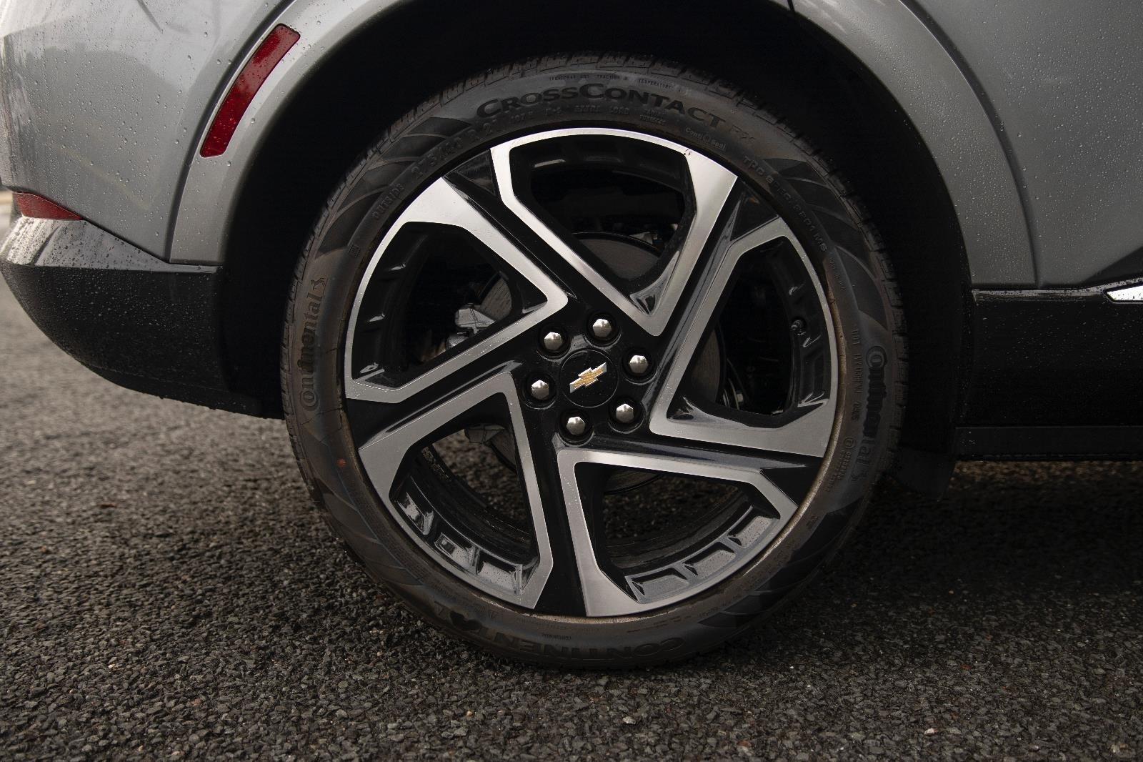 2025 Chevrolet Equinox EV 1LT photo 9