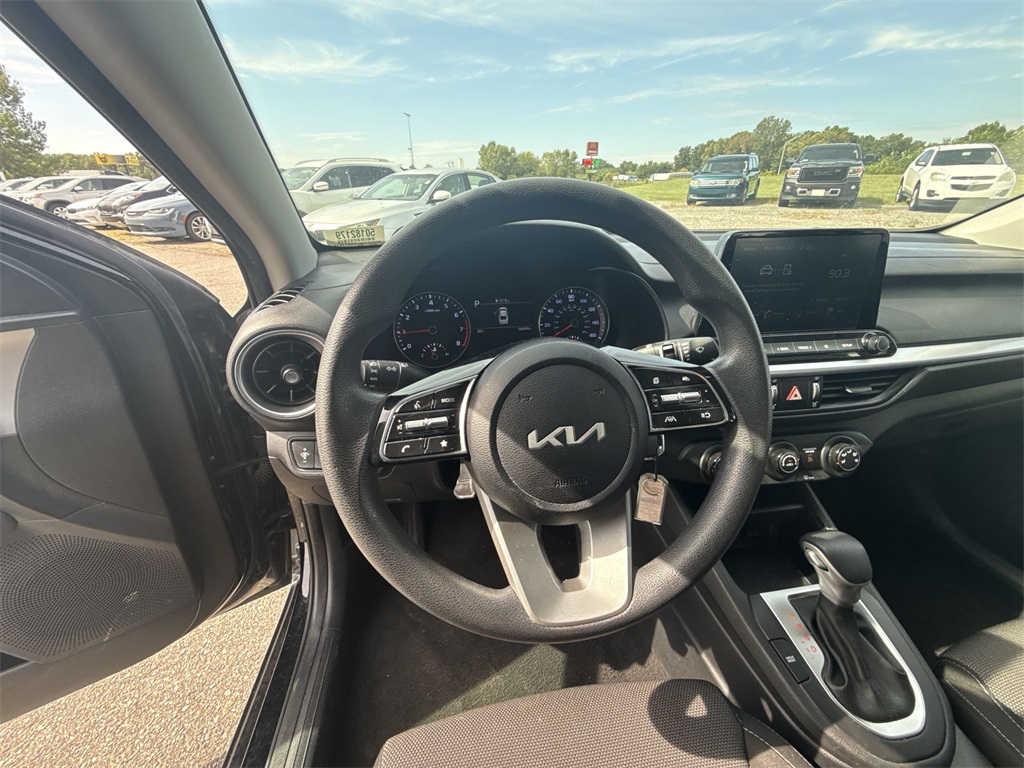 2023 Kia Forte LXS photo 11