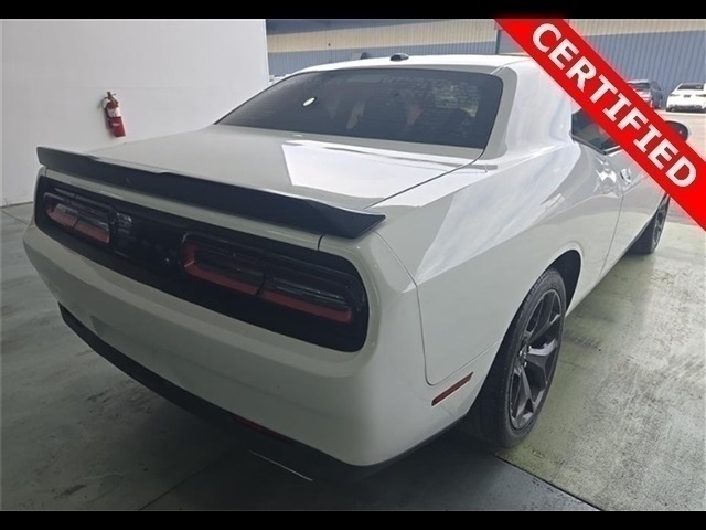 2020 Dodge Challenger SXT photo 3