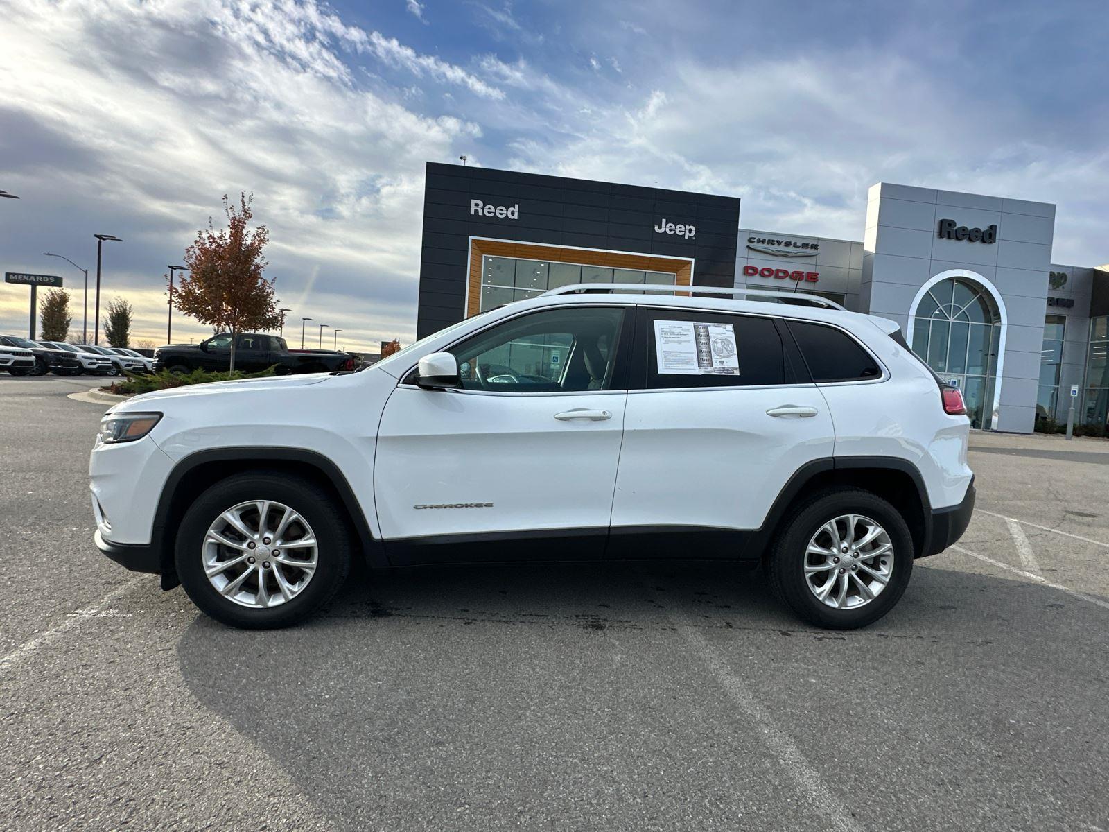 Used 2019 Jeep Cherokee Latitude with VIN 1C4PJLCB3KD178488 for sale in Kansas City