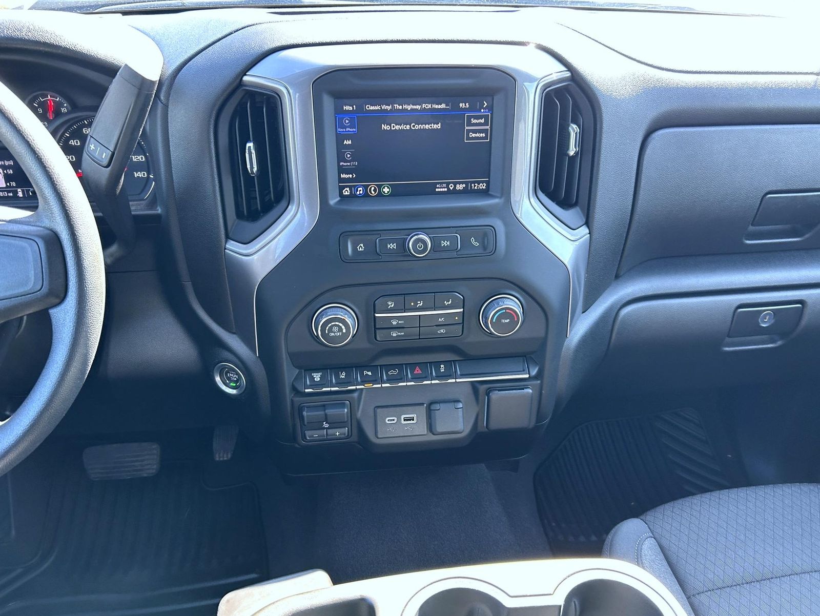 2024 Chevrolet Silverado 2500HD Custom photo 12