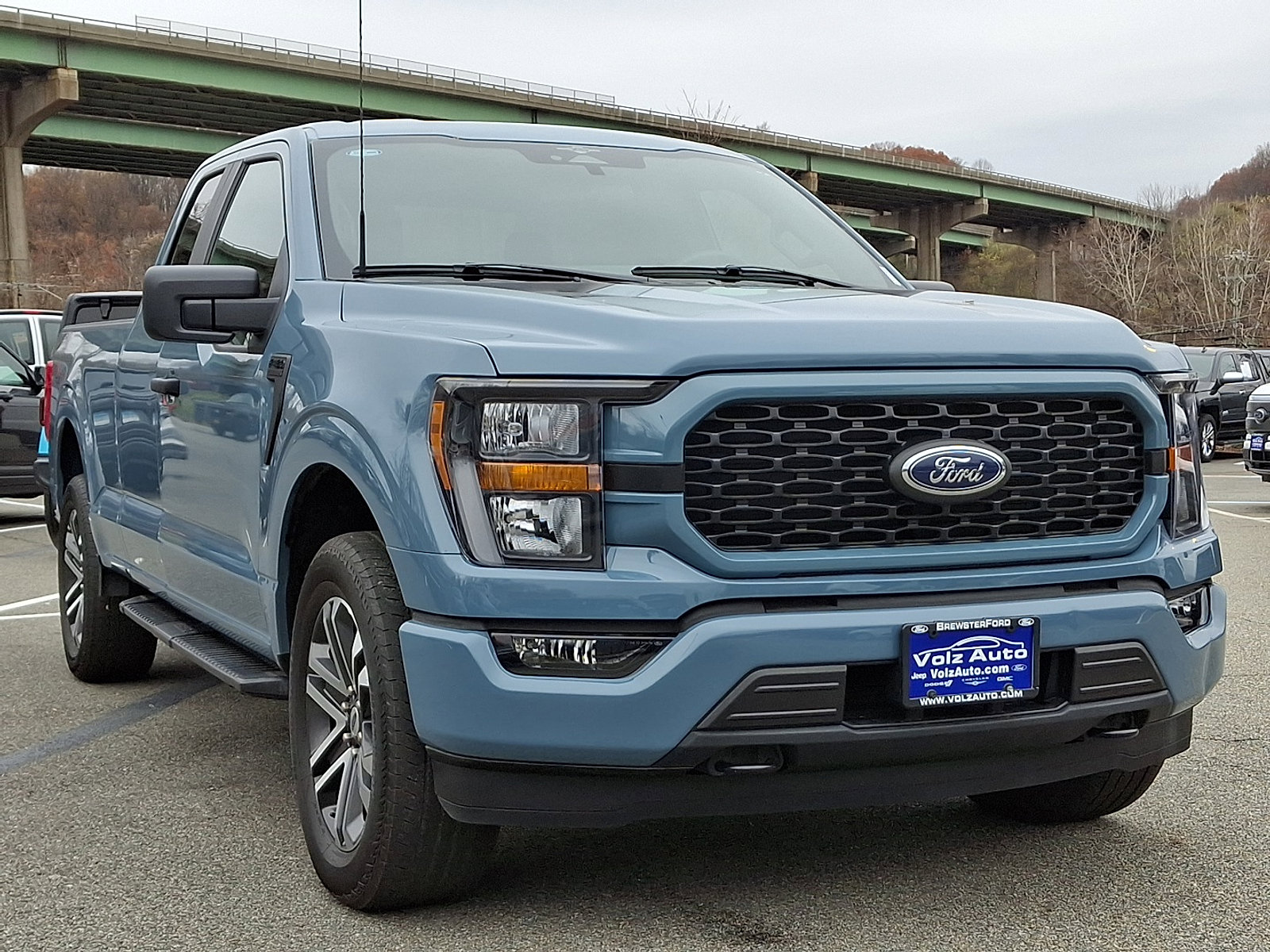 2023 Ford F-150 XL photo 2