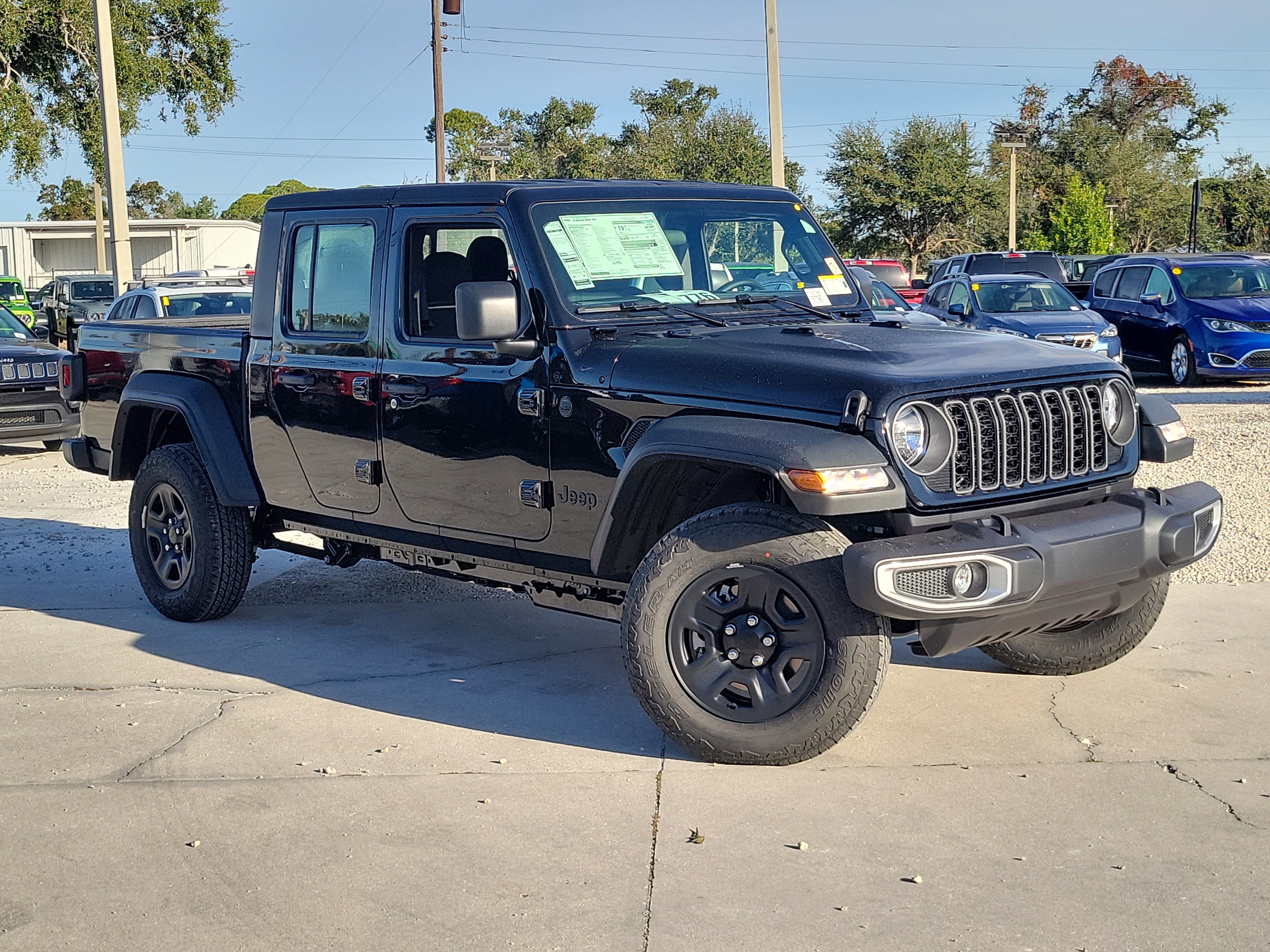 2026 Jeep Gladiator Sport's photo