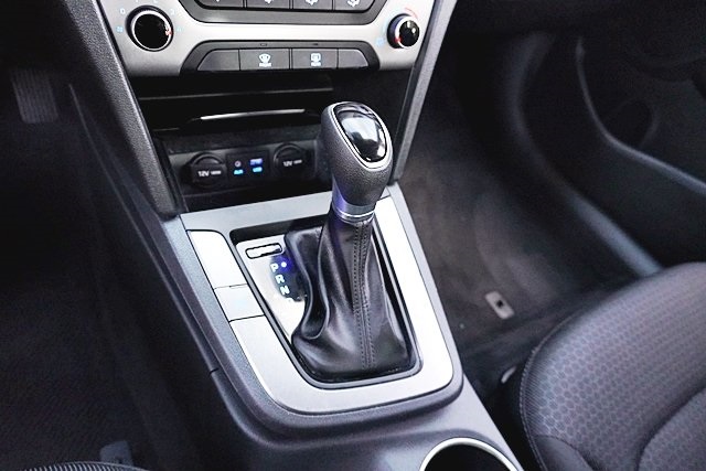 Used 2018 Gray Hyundai SE image 23