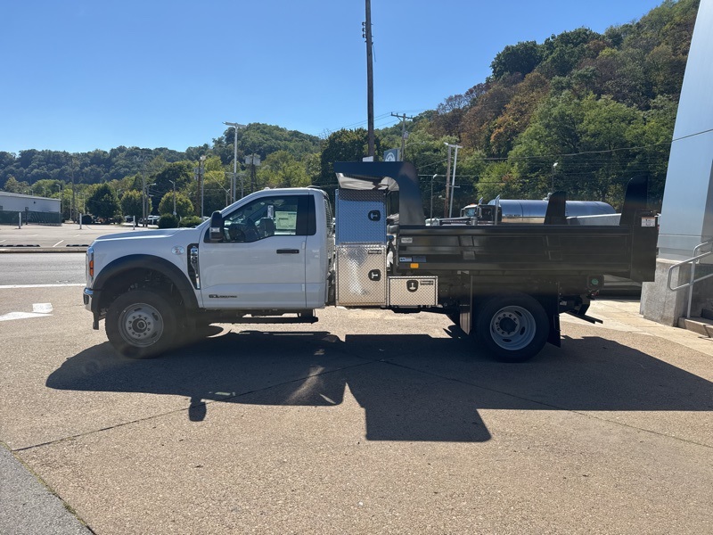 2025 Ford F-600 photo 4