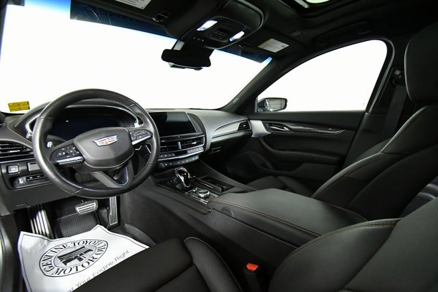 2024 Cadillac CT5 V photo 9