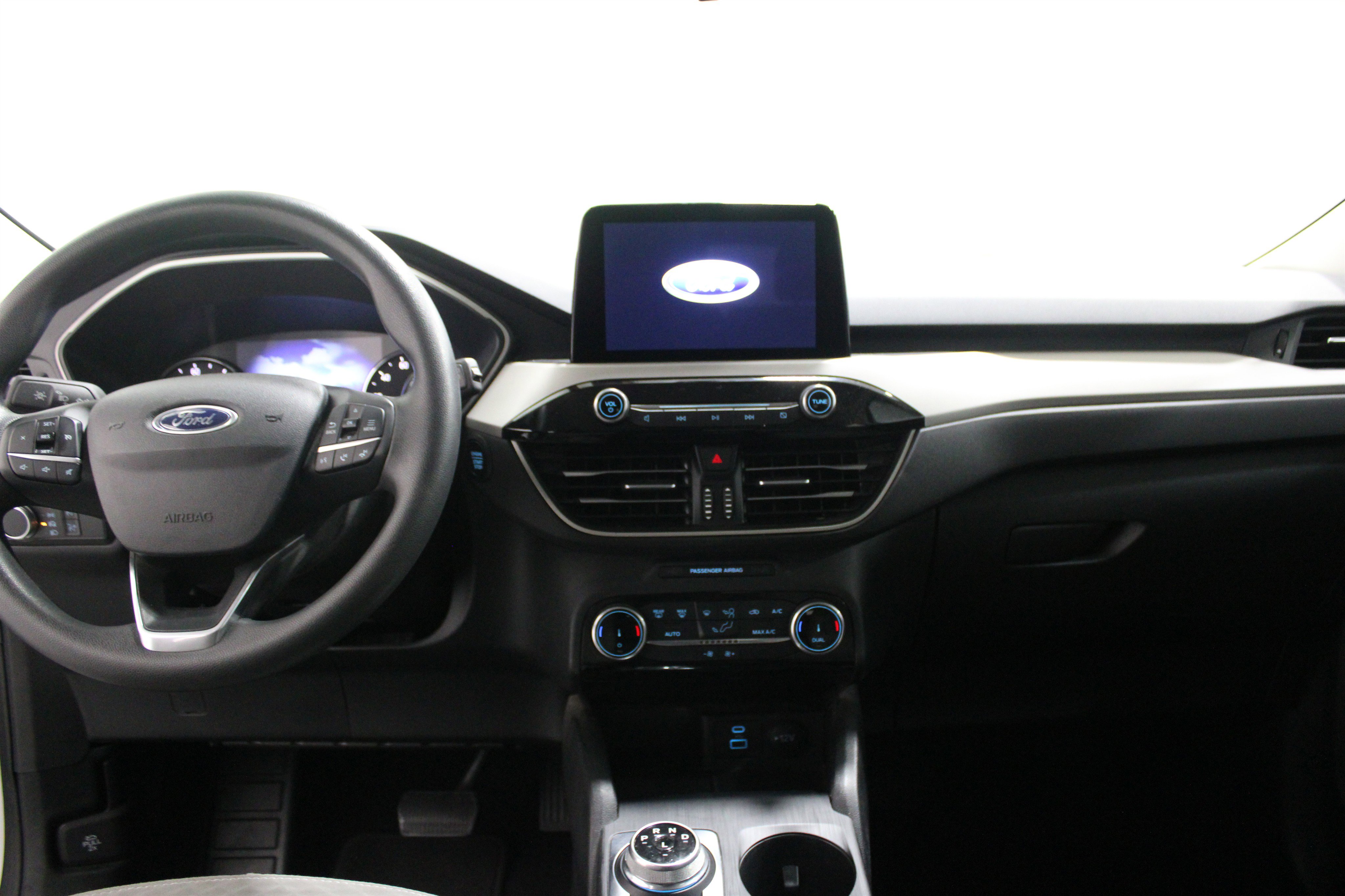 2022 Ford Escape SE Hybrid photo 2