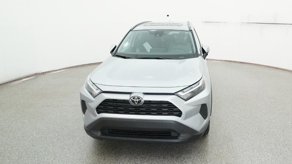 2025 Toyota RAV4 XLE photo 2