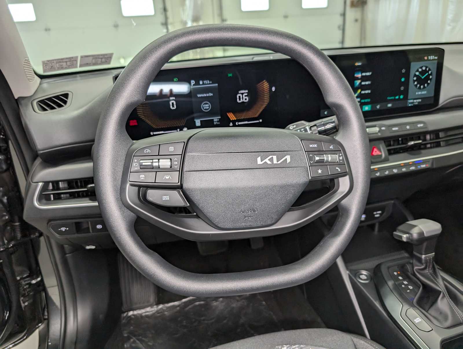 2025 Kia K4 LXS photo 26