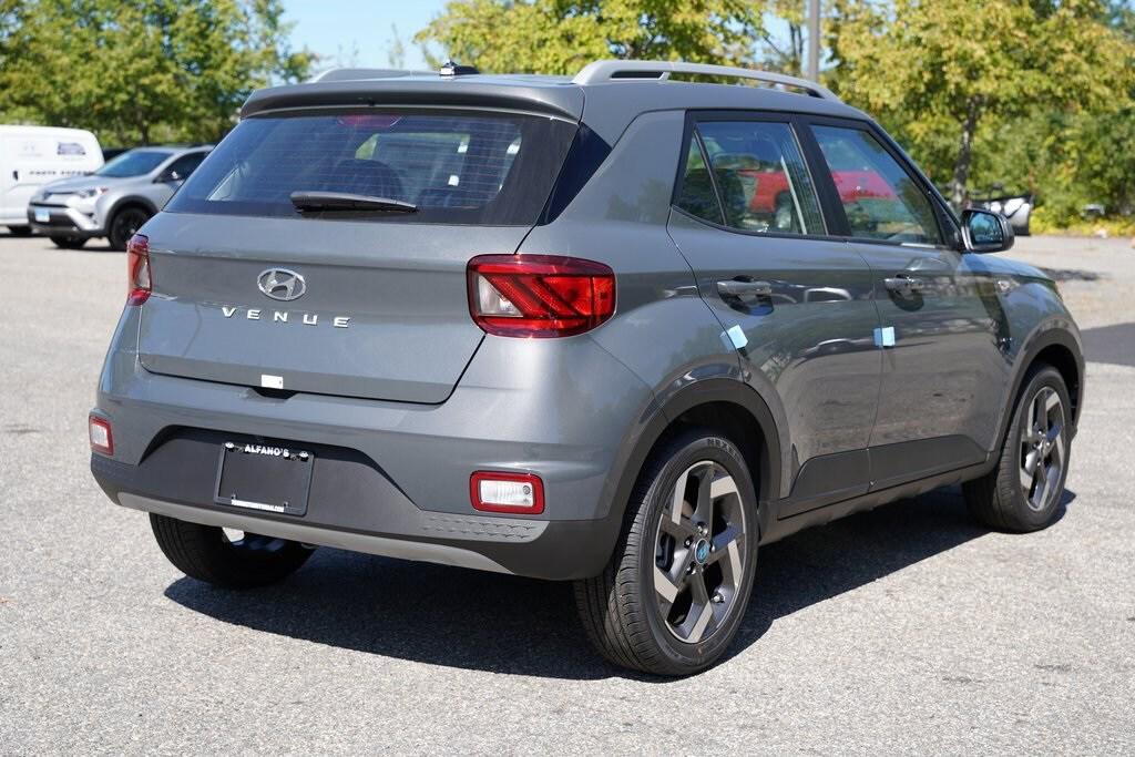 2025 Hyundai Venue SEL photo 7