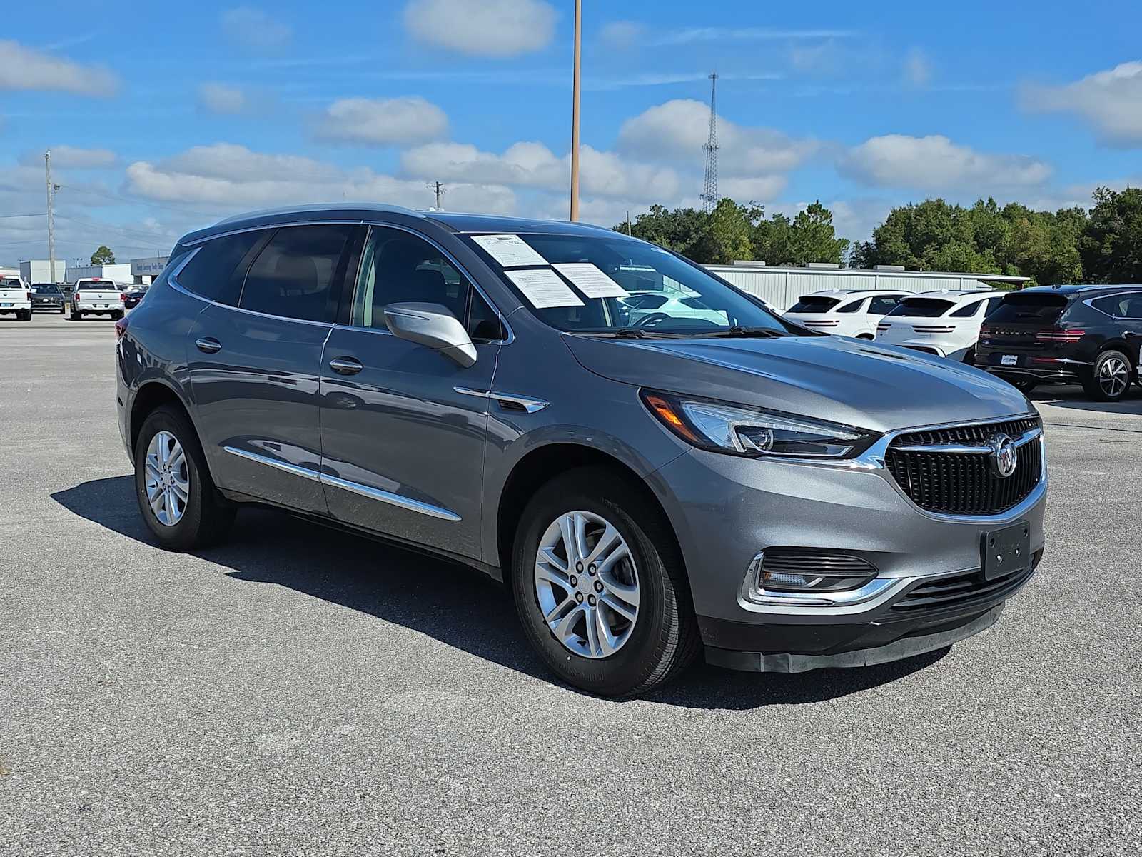2019 Buick Enclave Essence photo 2