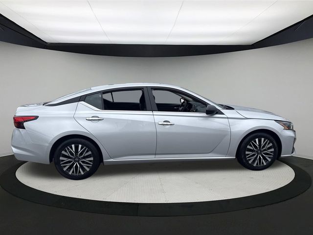 2024 Nissan Altima 2.5 SV photo 3