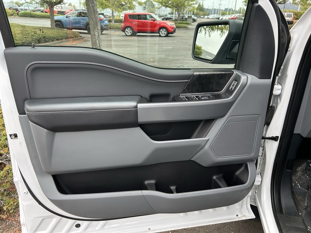 2023 Ford F-150 XLT photo 9