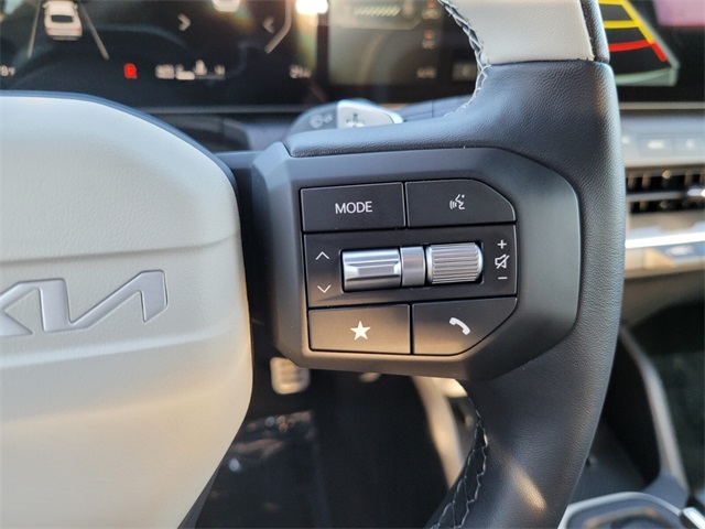 2025 Kia K4 GT-Line Turbo photo 17