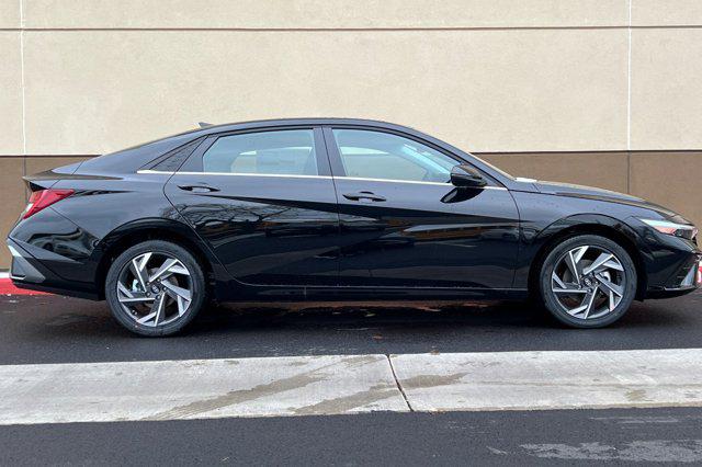 2025 Hyundai Elantra Hybrid Limited photo 4