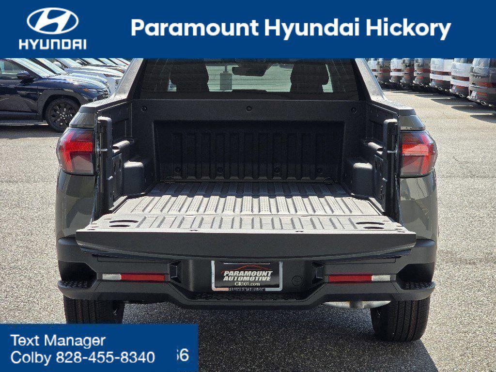 2025 Hyundai Santa Cruz SE photo 3