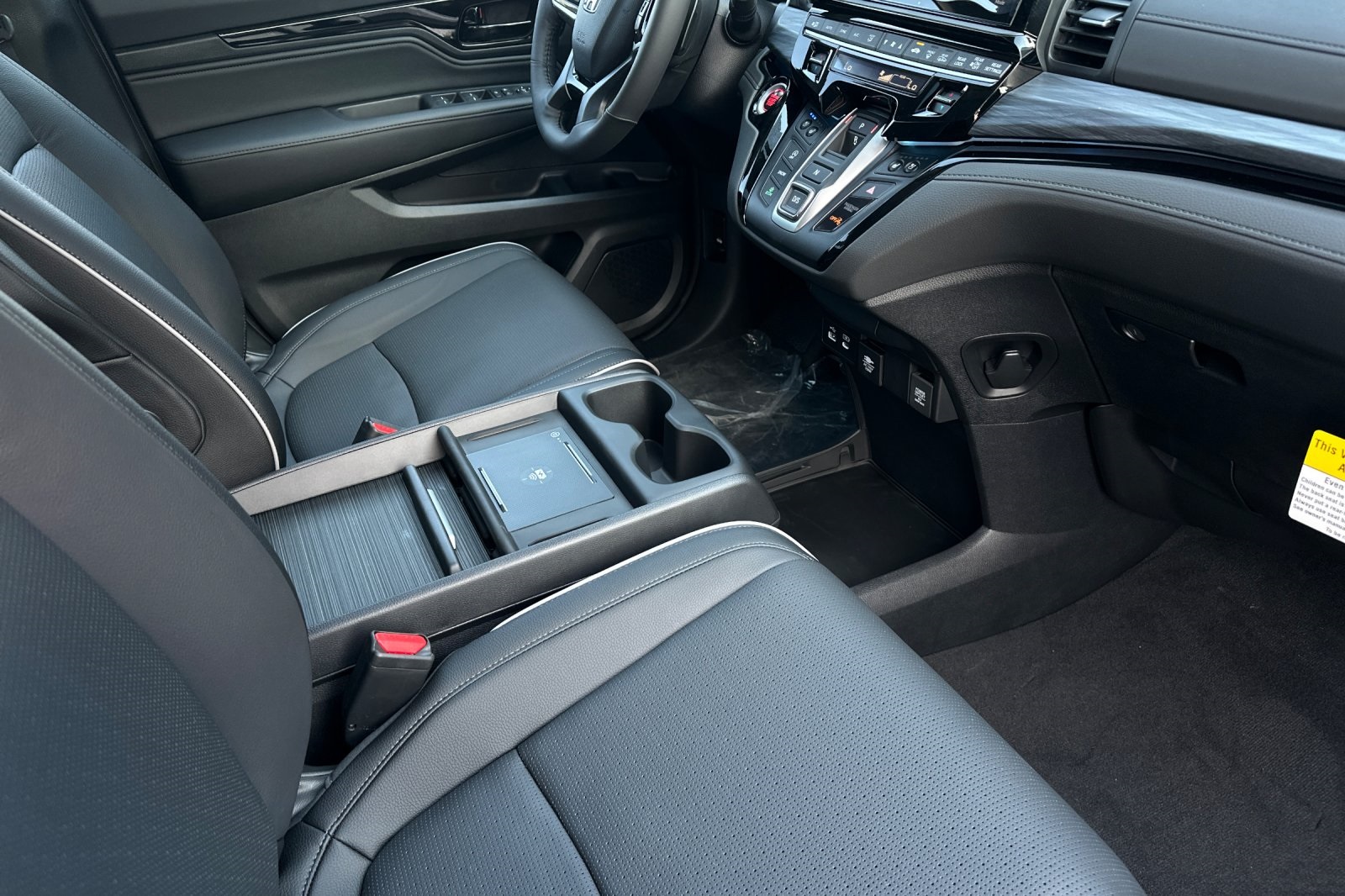 2026 Honda Odyssey Elite photo 17