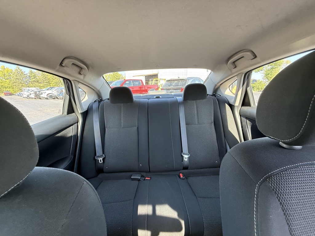2016 Nissan Sentra S photo 13