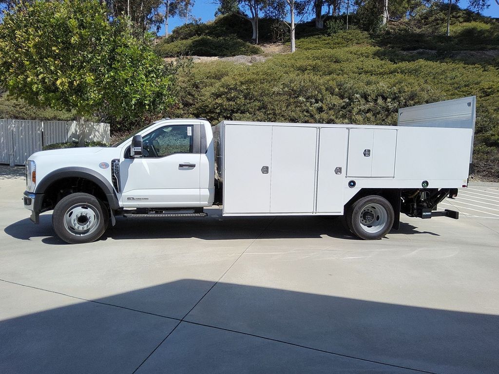 2025 Ford F-550 photo 18