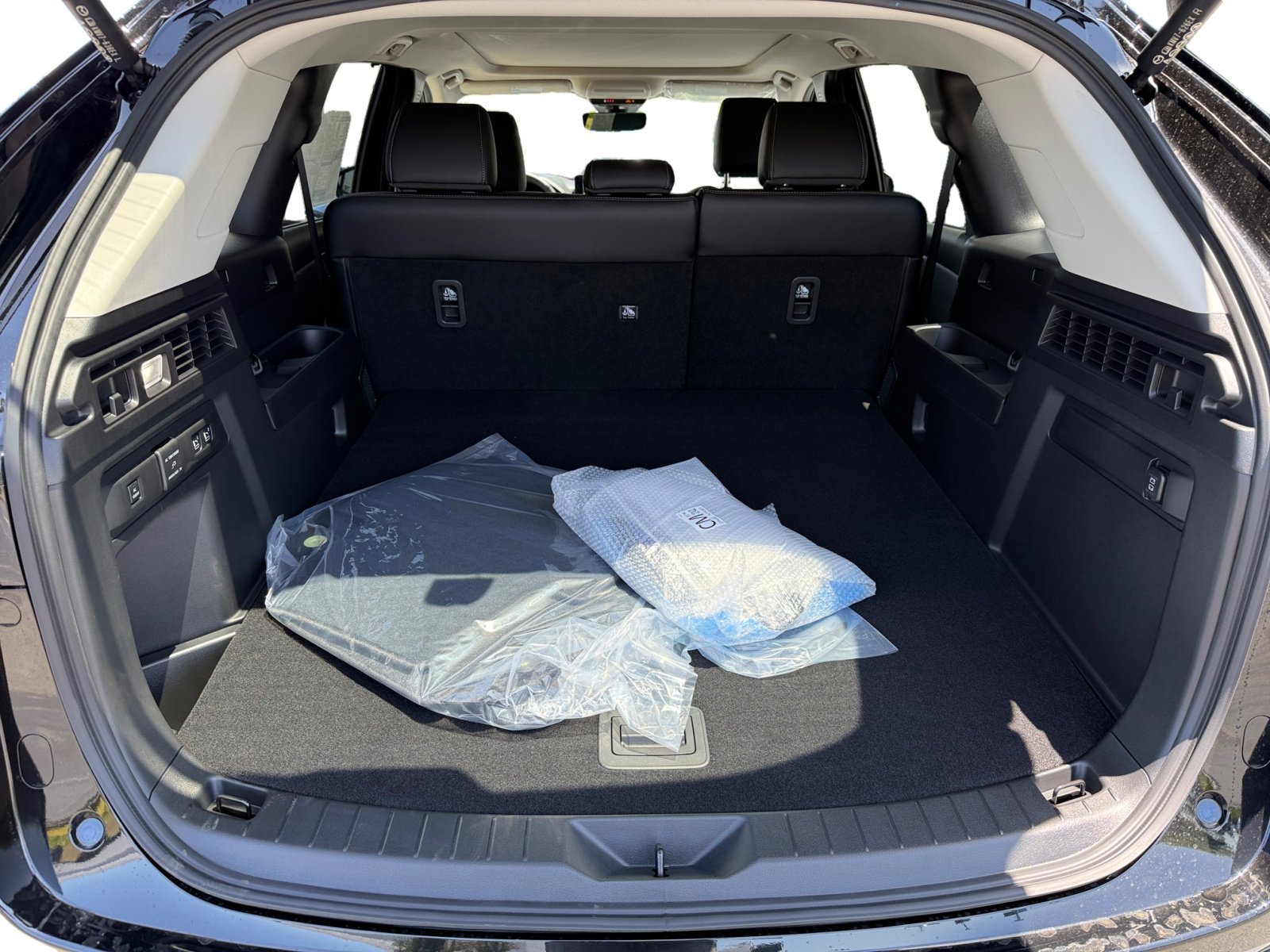 2025 Mazda CX-70 Premium photo 16