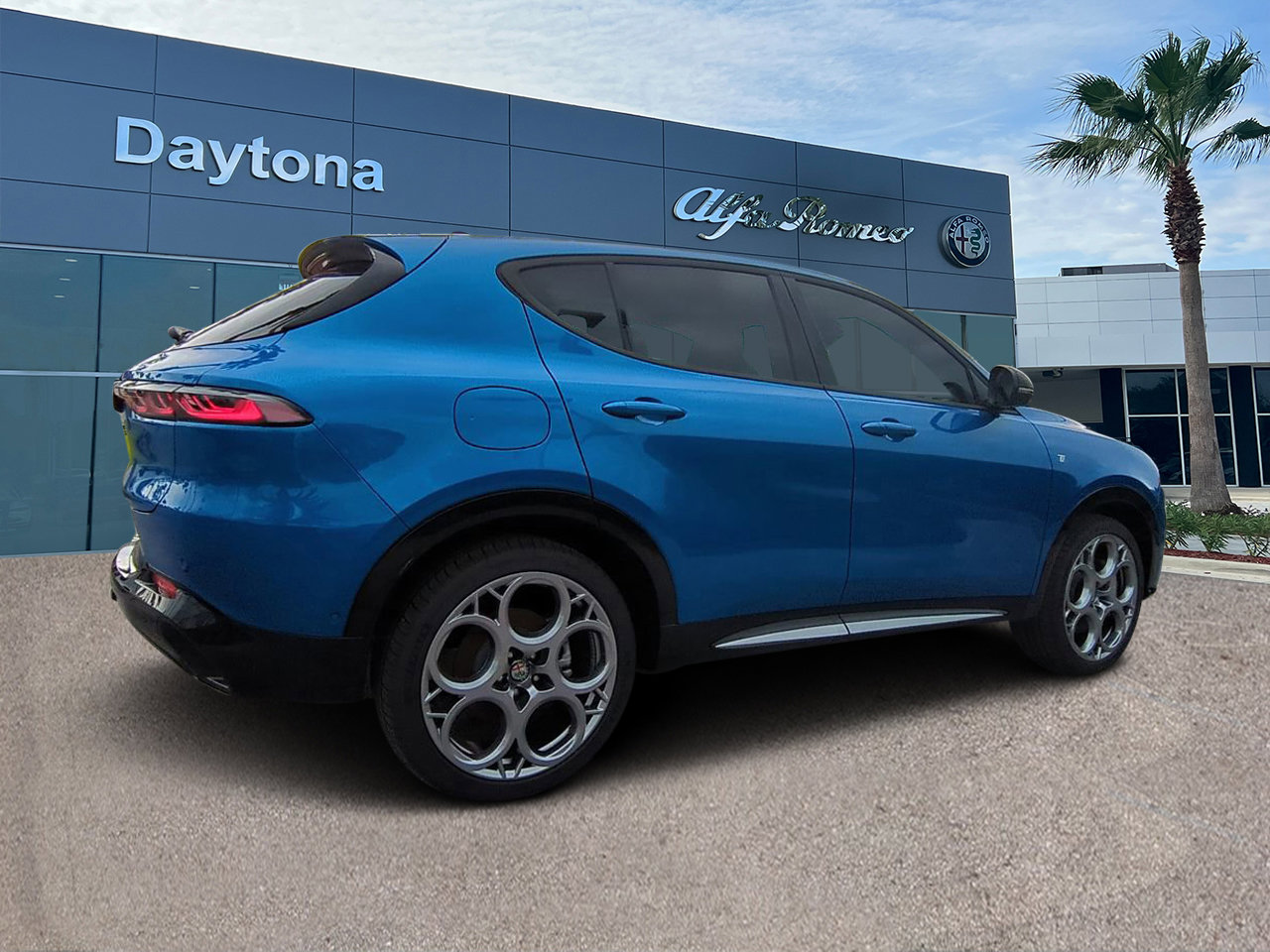 2024 Alfa Romeo Tonale Ti photo 2
