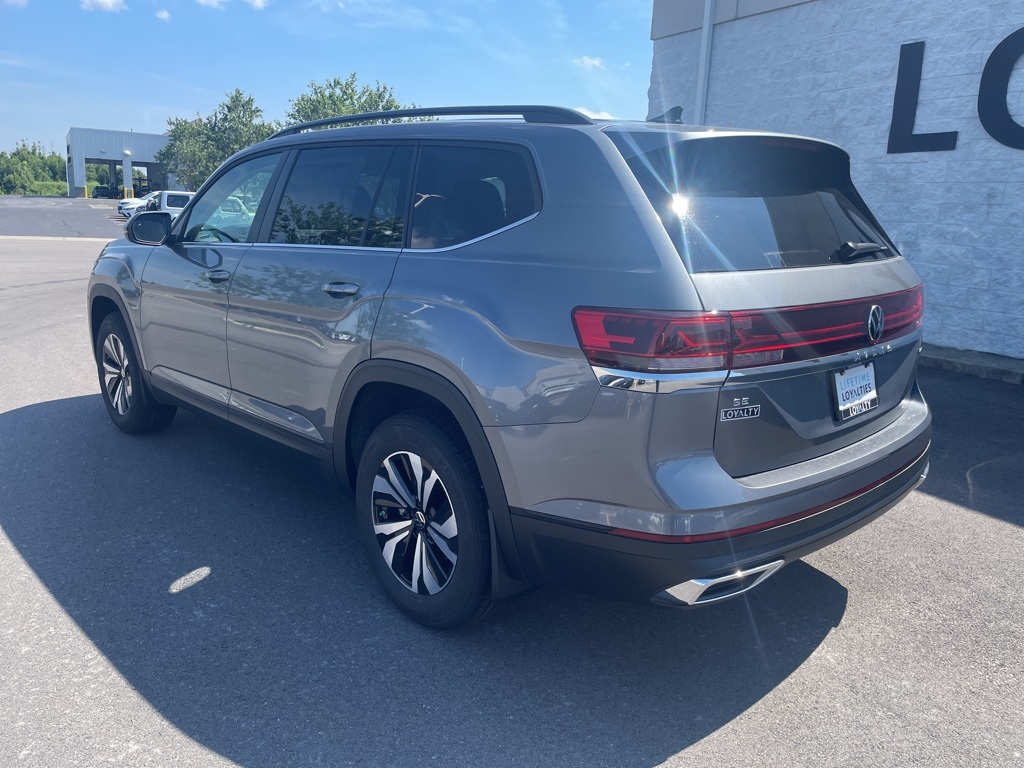 2025 Volkswagen Atlas SE photo 4