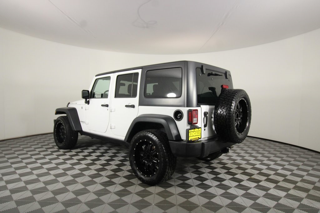 2016 Jeep Wrangler Unlimited Rubicon photo 3