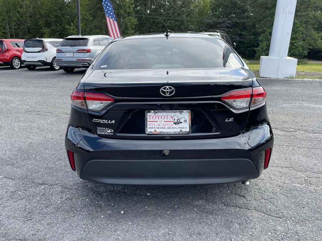 2024 Toyota Corolla LE photo 3
