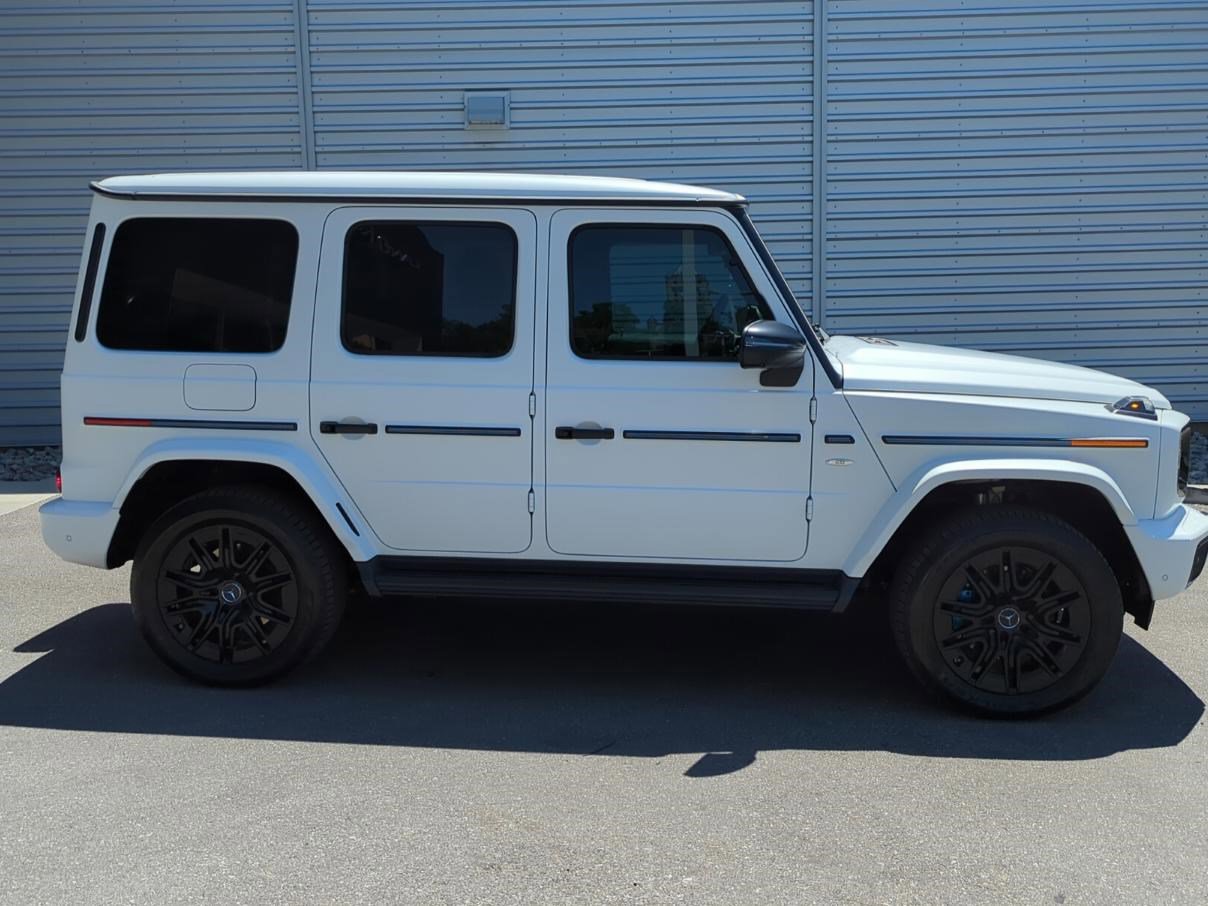 2025 Mercedes Benz G photo 2