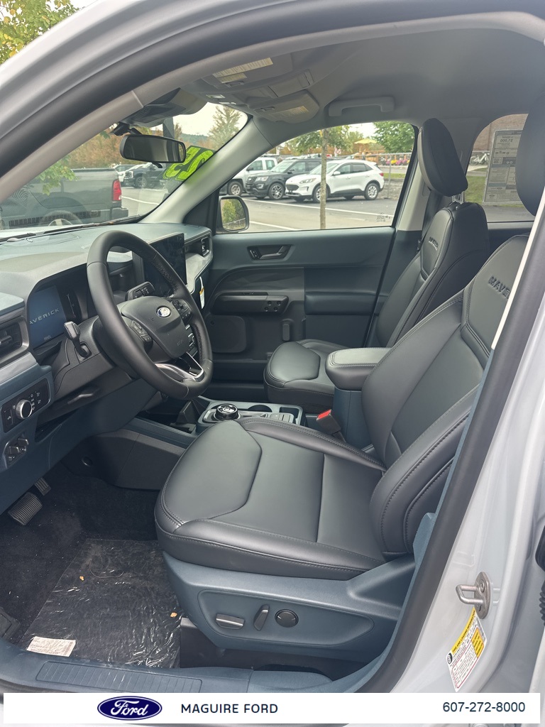 2025 Ford Maverick Lariat photo 13