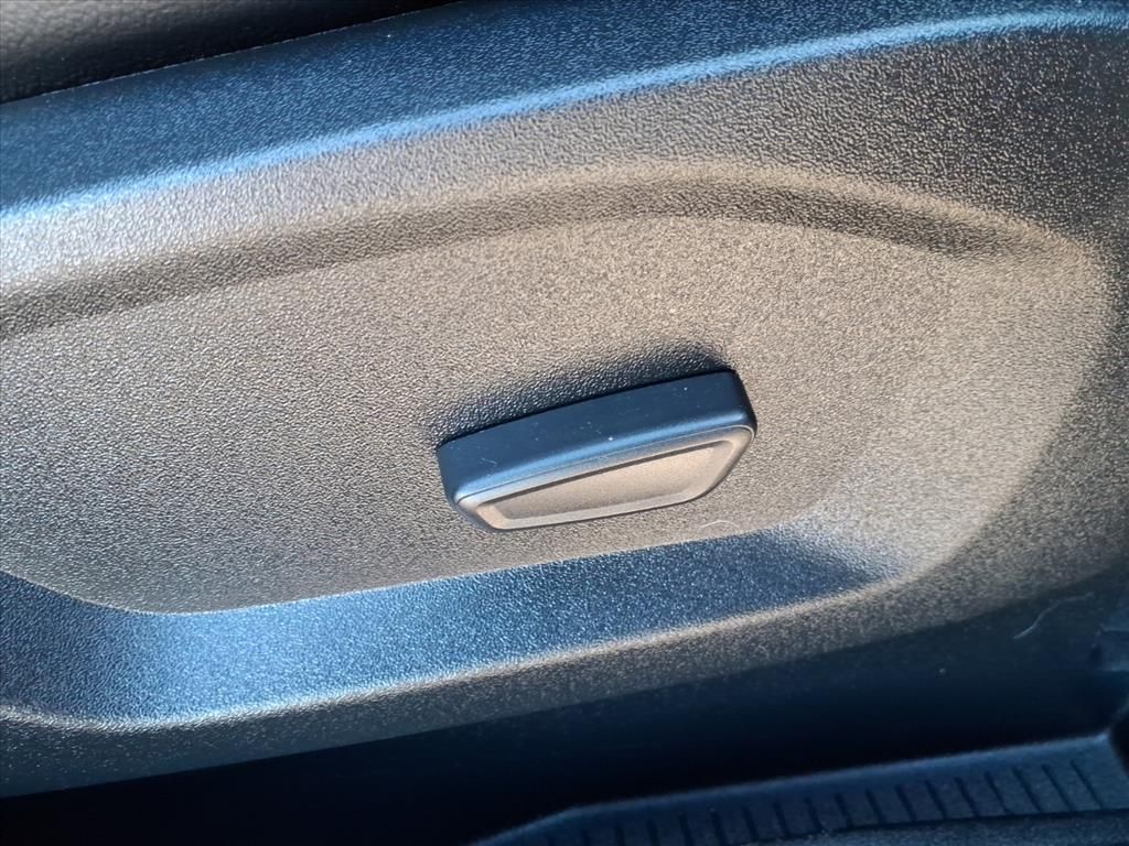 2021 Ford Edge ST photo 3