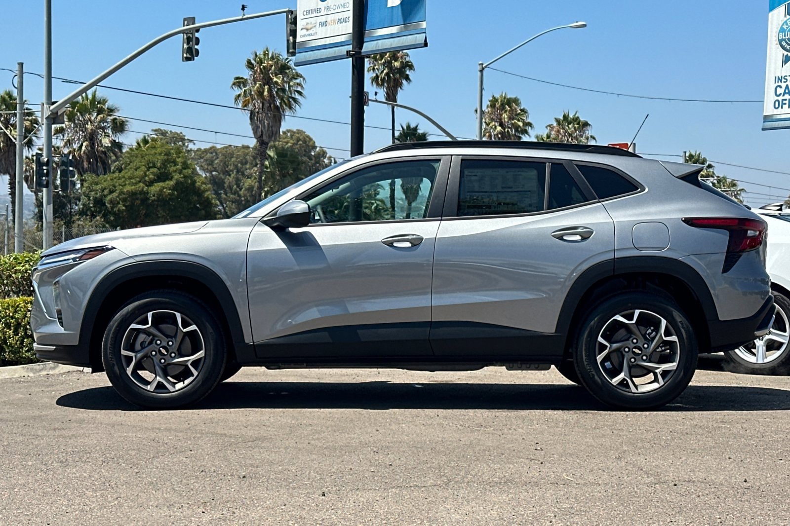 2025 Chevrolet Trax photo 7