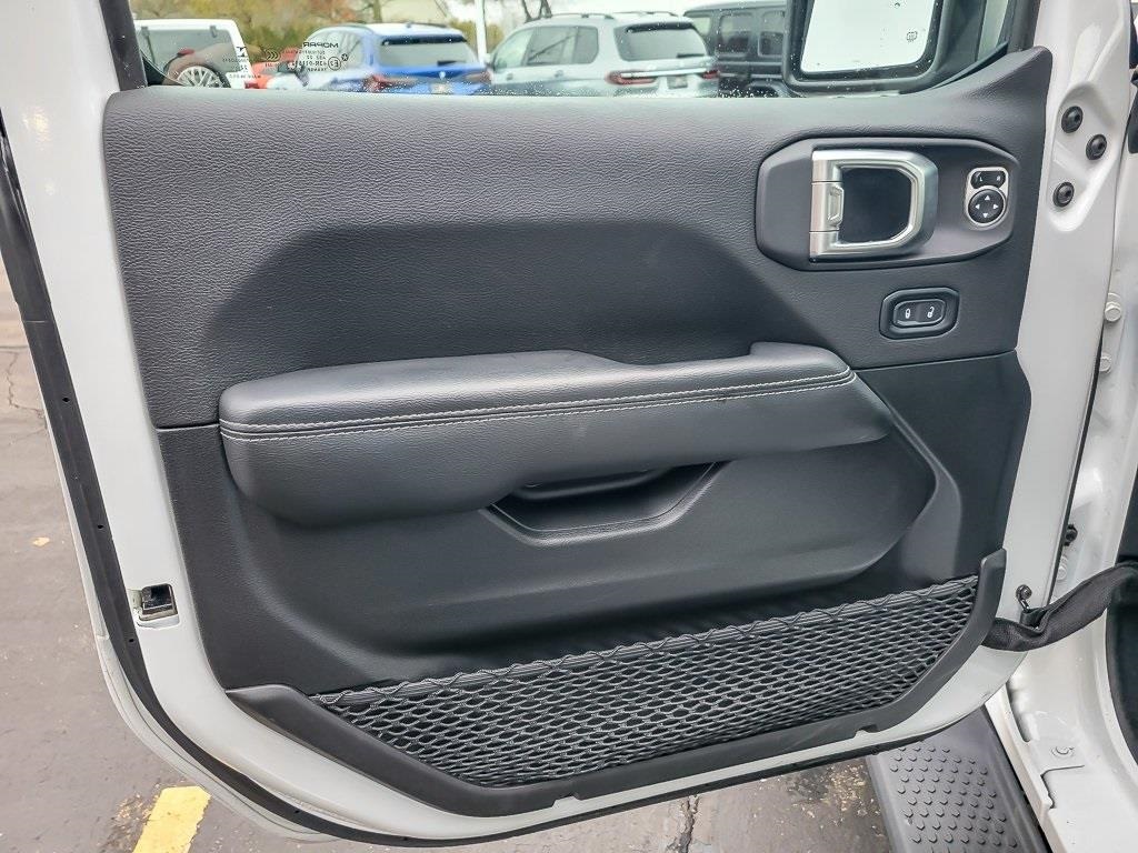 2022 JEEP WRANGLER - Image 16