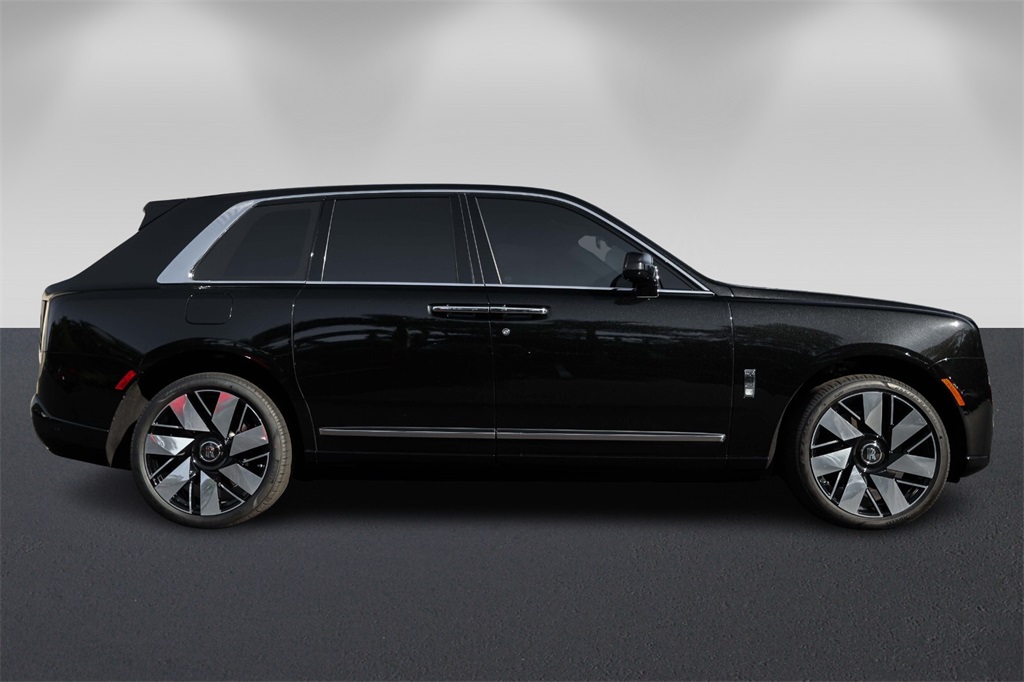 2026 Rolls Royce Cullinan RR photo 2