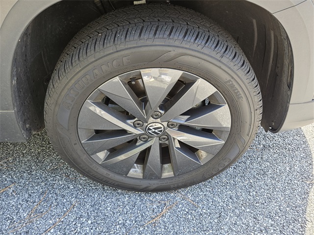 2024 Volkswagen Taos S photo 14