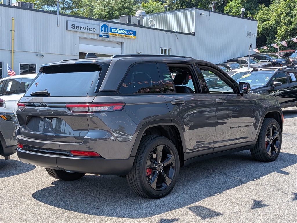2023 Jeep Grand Cherokee Altitude photo 5