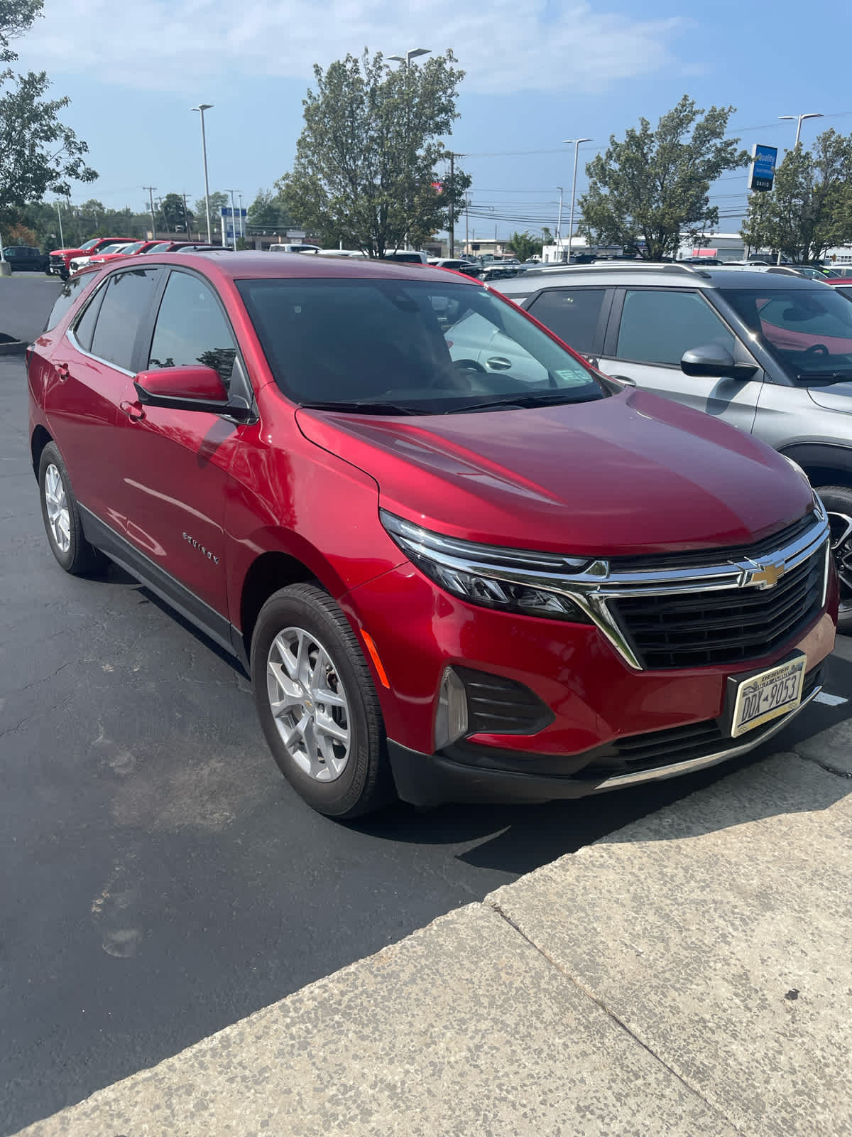 2024 Chevrolet Equinox LT photo 2