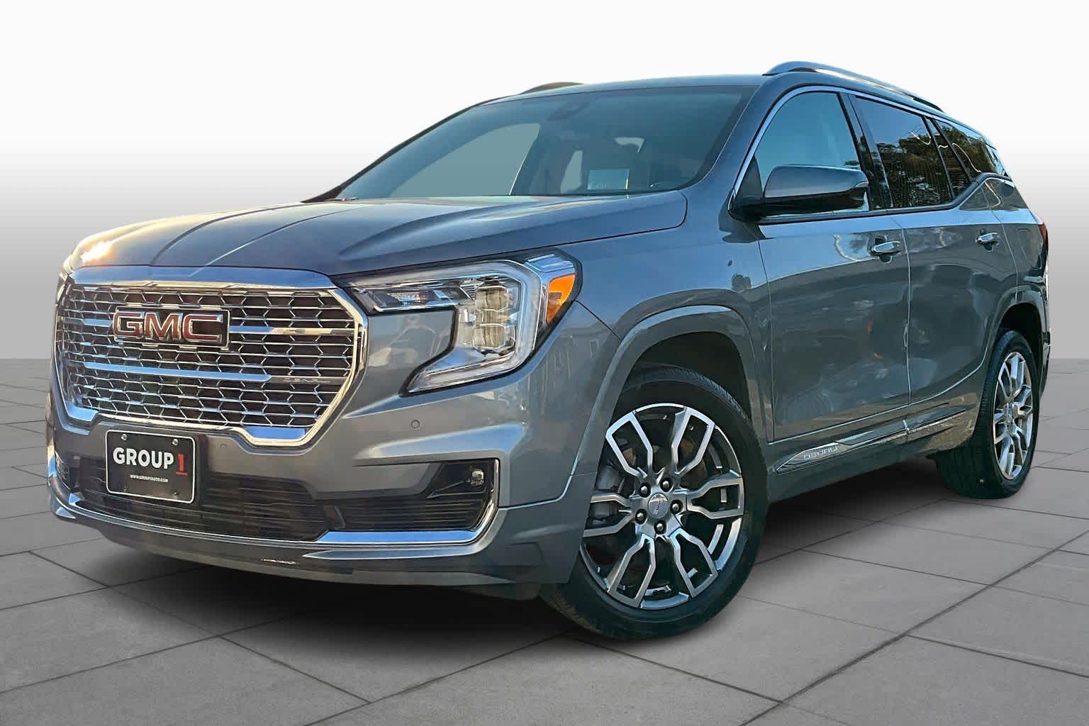 2023 Gmc Terrain Denali photo 2