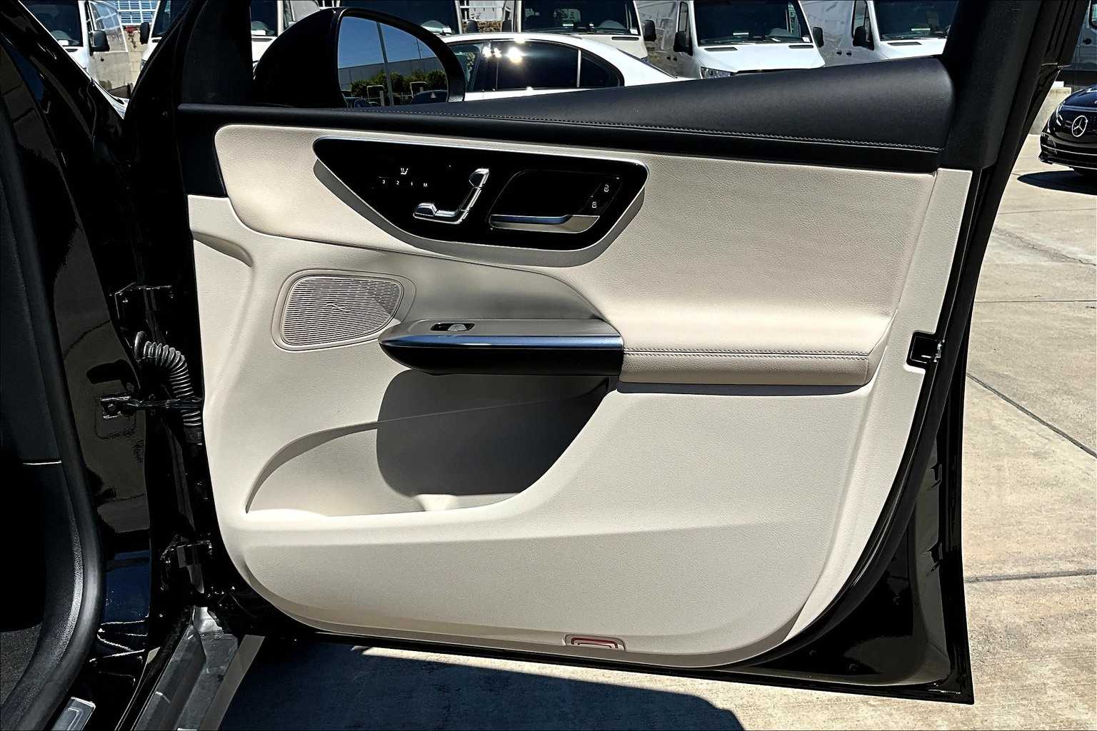 2024 Mercedes Benz GLC 300 4MATIC photo 21