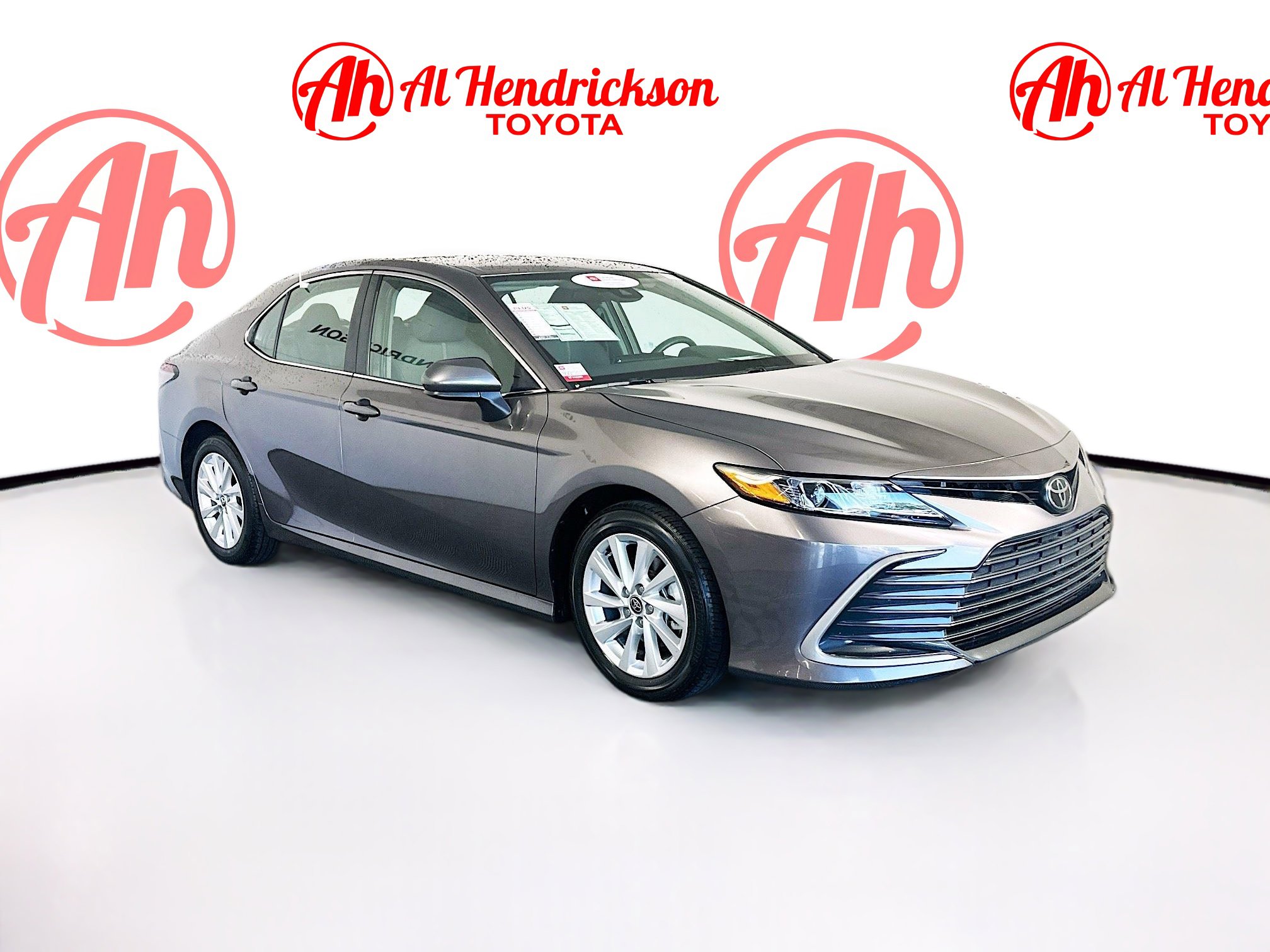2024 Toyota Camry LE's photo