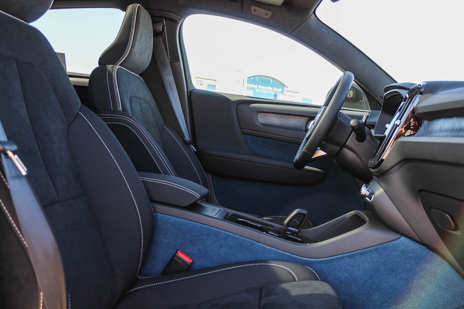 2023 Volvo C40 Recharge Ultimate photo 16