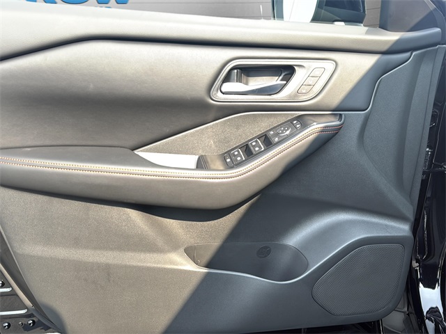 2026 Nissan Rogue SV photo 20