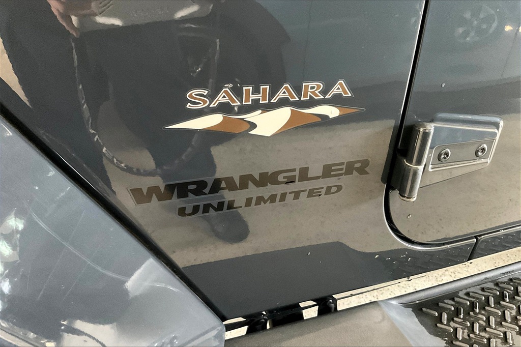 2016 Jeep Wrangler Unlimited Sahara photo 7