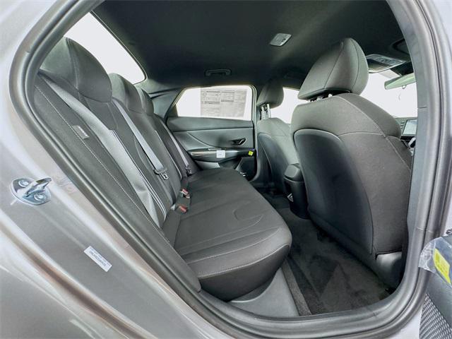 2025 Hyundai Elantra SEL Sport photo 32
