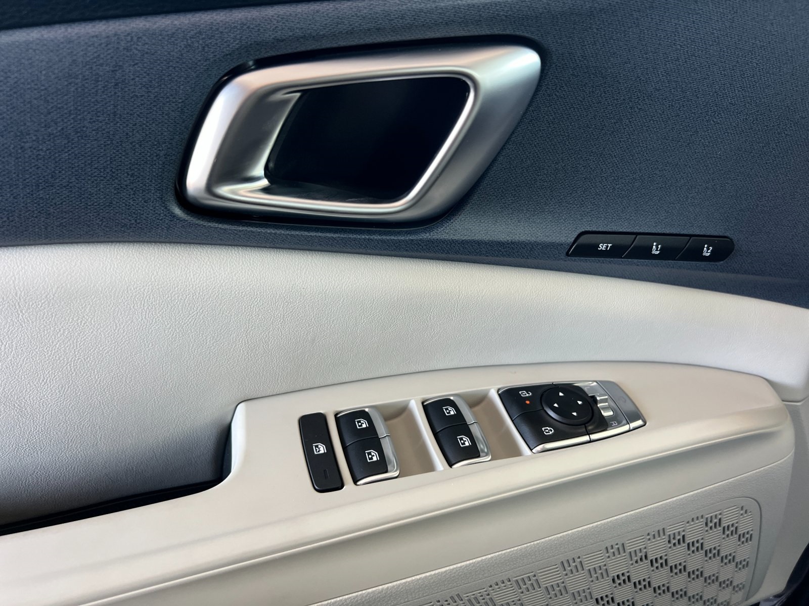 2026 Kia Carnival EX photo 10