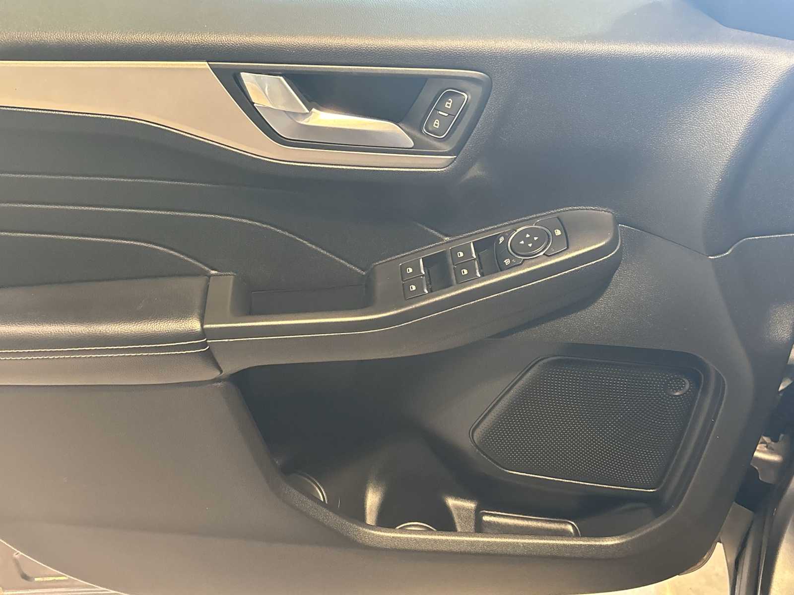 2021 Ford Escape SE photo 17